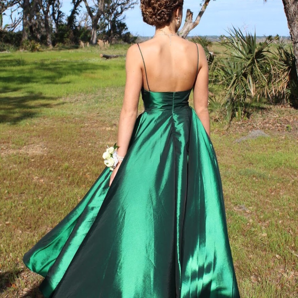 Green Sherri hill dress - Picture 3 of 4
